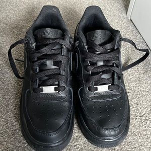Black Nike Airforce 1s
